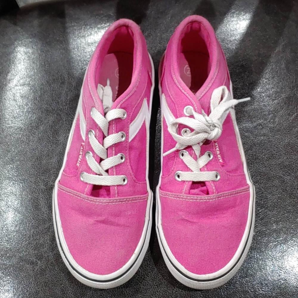 Girls Airwalks
